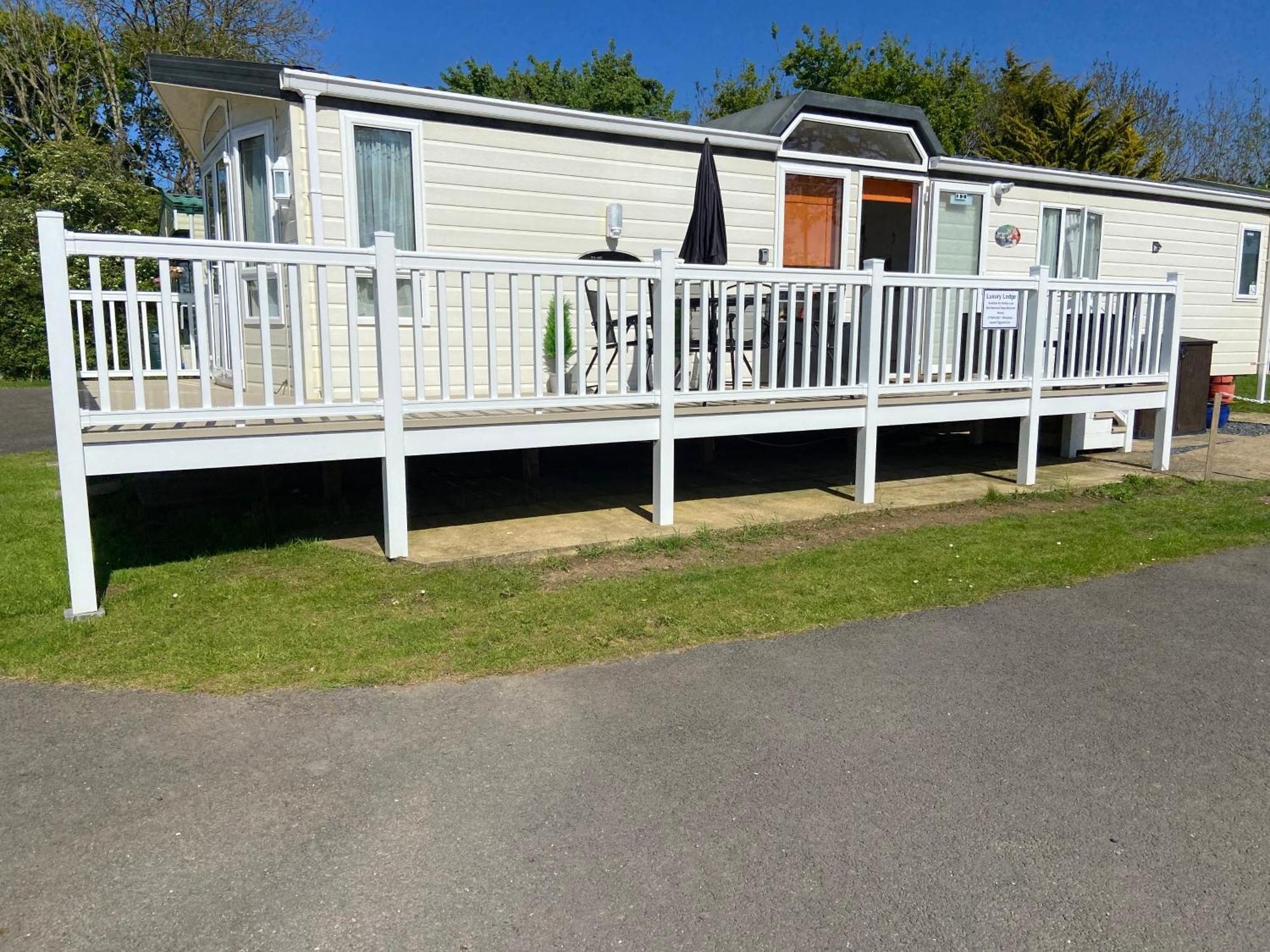 Red Squirrel Lodge Sandown Exterior photo
