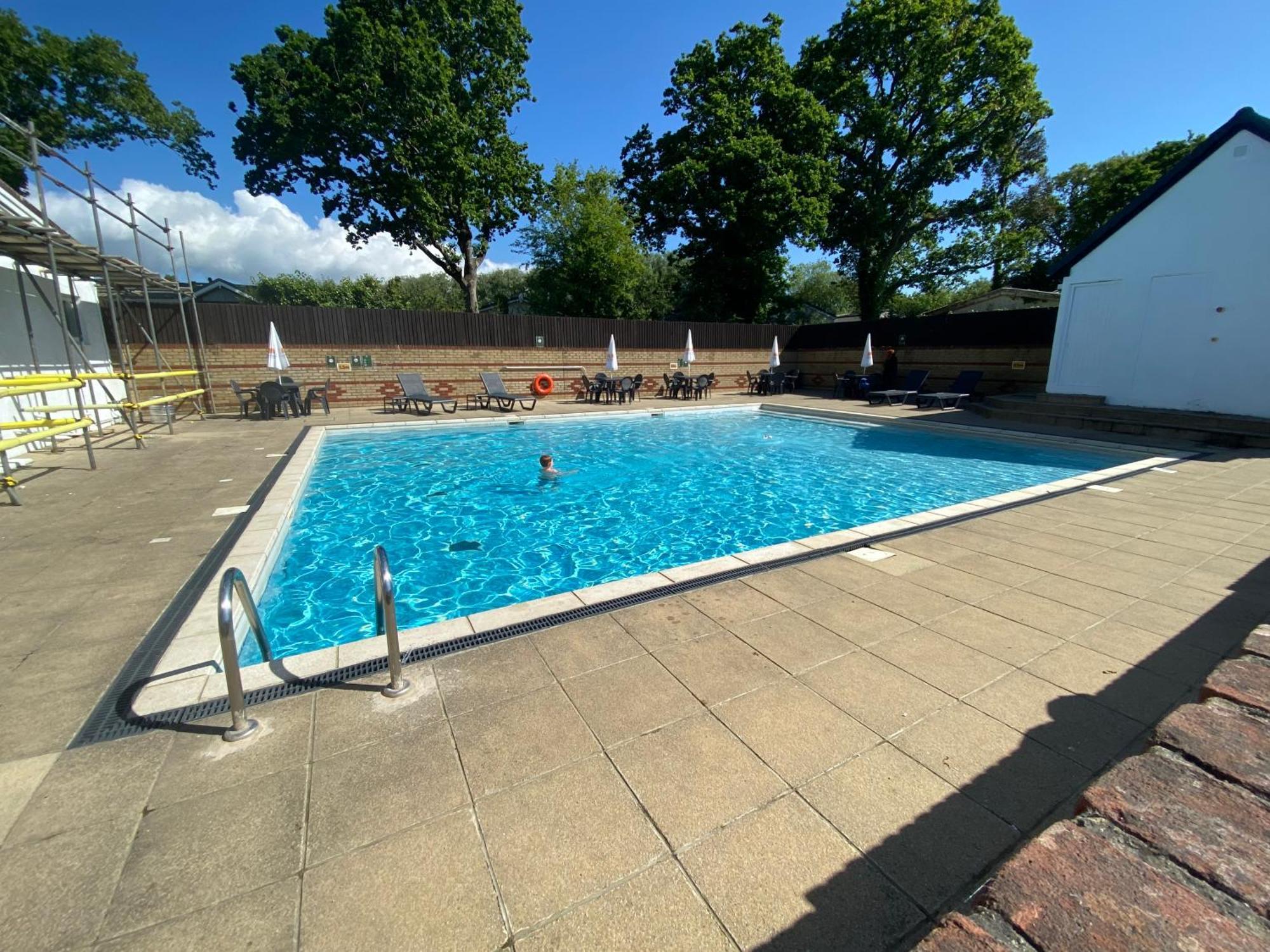 Red Squirrel Lodge Sandown Exterior photo